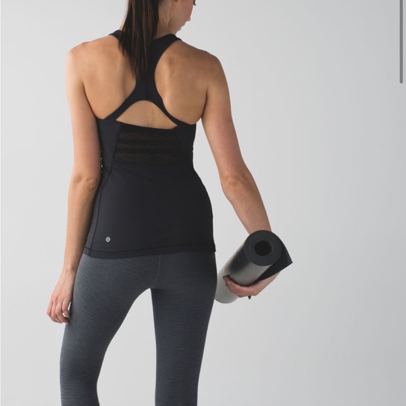 Lululemon Mesh with me Tank - white- size 2- great condition - Picture 4 of 9